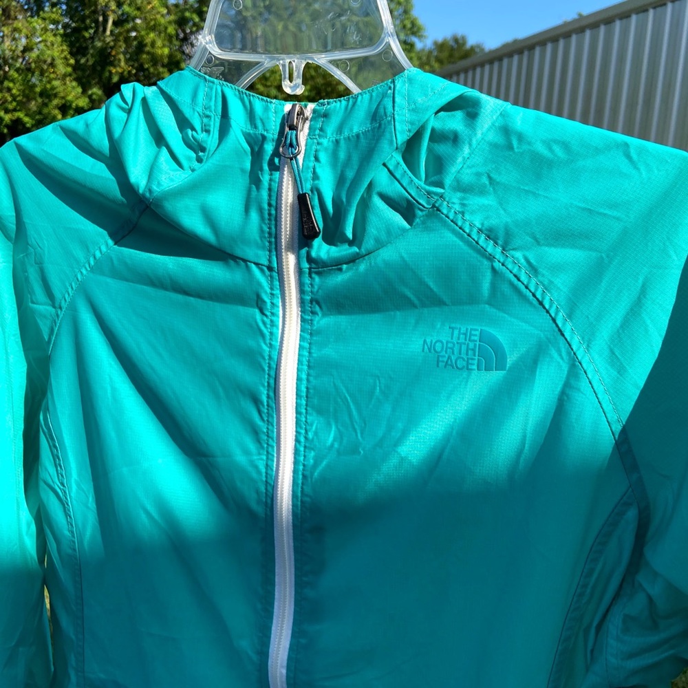 Womens North Face Zip up Wind Breaker